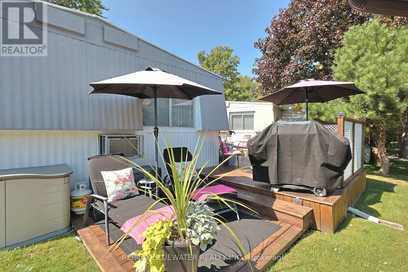 208 Biltmore Drive, South Huron, Ontario  N0M 1T0 - Photo 27 - X12399588