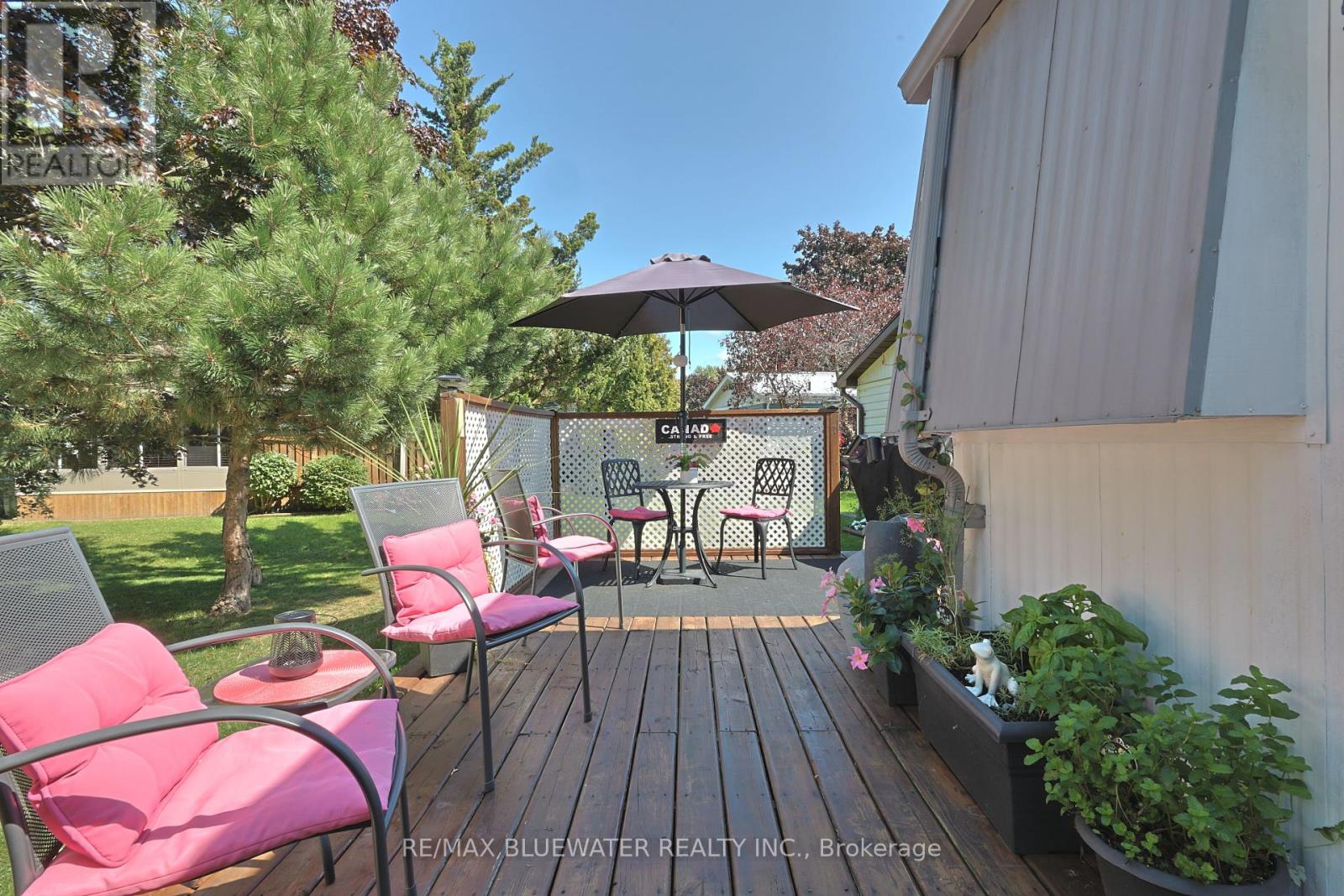 208 Biltmore Drive, South Huron, Ontario  N0M 1T0 - Photo 30 - X12399588