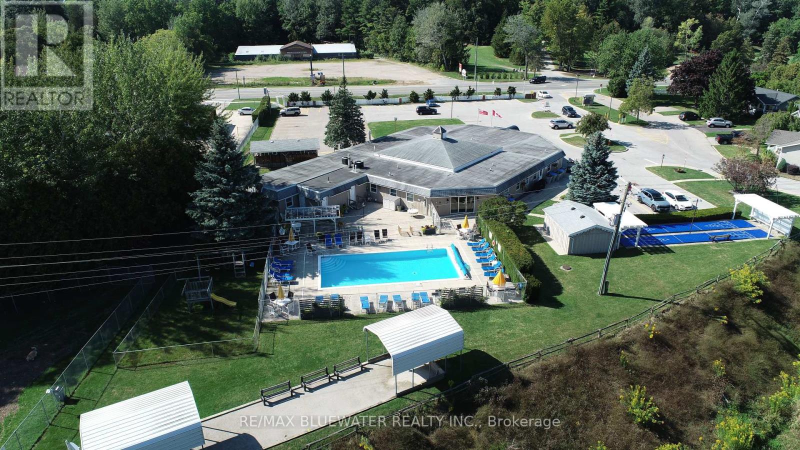 208 Biltmore Drive, South Huron, Ontario  N0M 1T0 - Photo 35 - X12399588