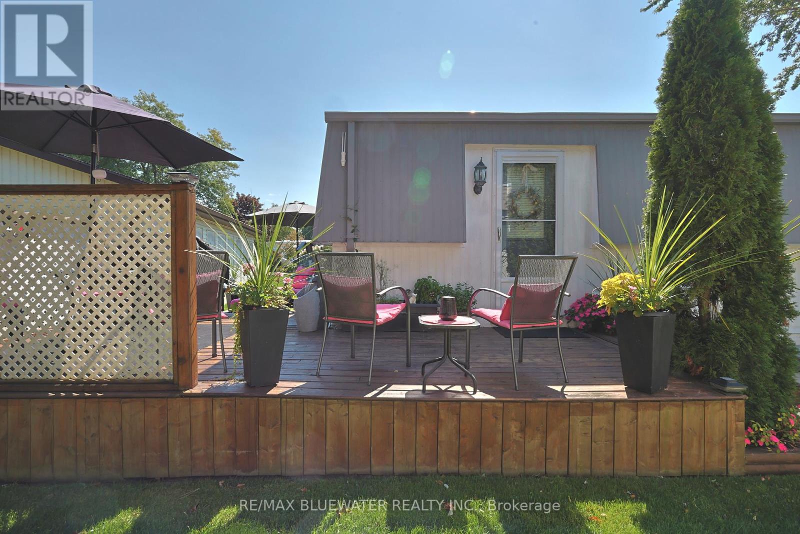 208 Biltmore Drive, South Huron, Ontario  N0M 1T0 - Photo 9 - X12399588