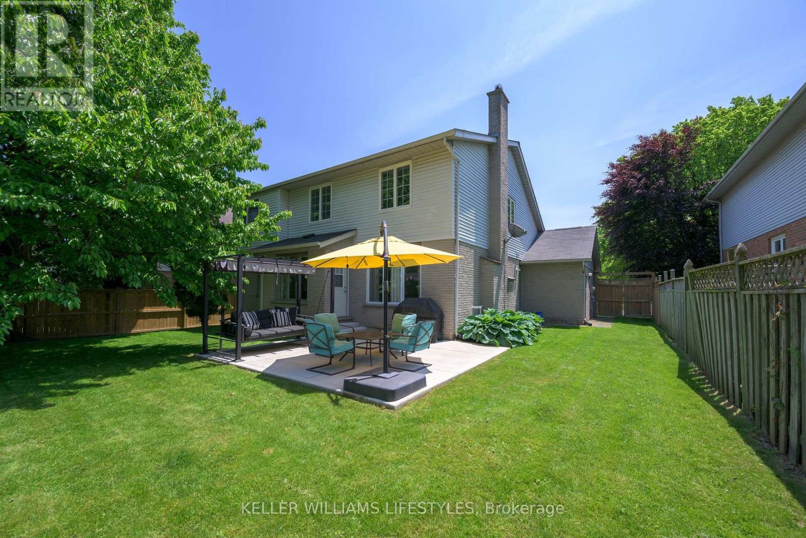 18 Thunderbird Crescent, London South, Ontario  N6J 4P5 - Photo 3 - X12399604