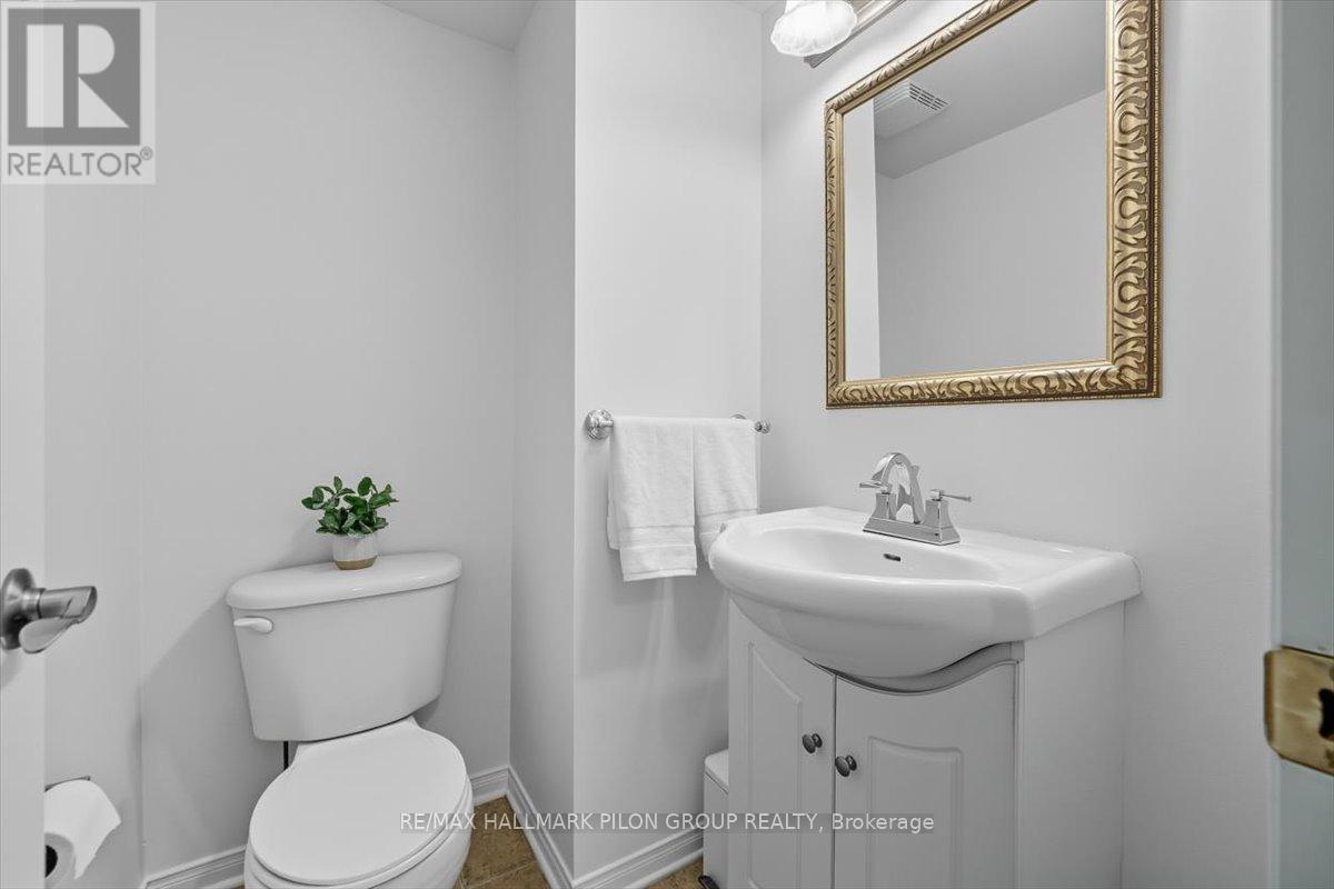 10 Lakepointe Drive, Ottawa, Ontario  K4A 5E3 - Photo 10 - X12399523