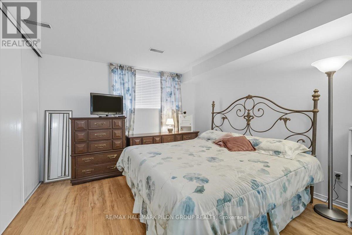 10 Lakepointe Drive, Ottawa, Ontario  K4A 5E3 - Photo 11 - X12399523
