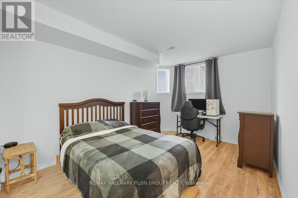 10 Lakepointe Drive, Ottawa, Ontario  K4A 5E3 - Photo 13 - X12399523