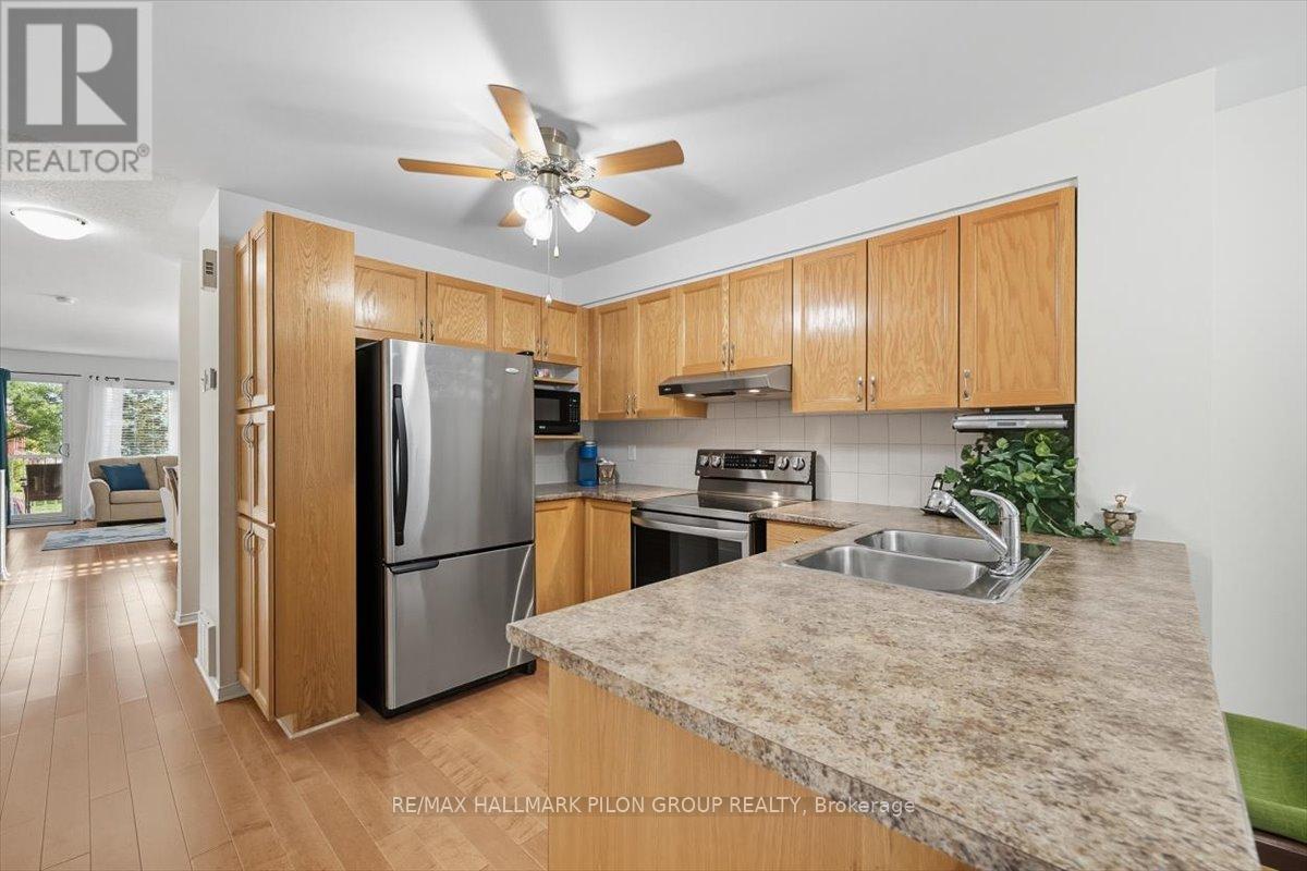 10 Lakepointe Drive, Ottawa, Ontario  K4A 5E3 - Photo 3 - X12399523