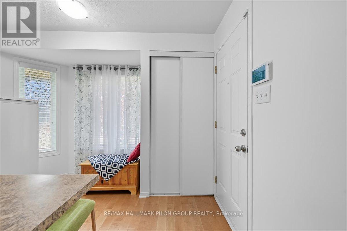 10 Lakepointe Drive, Ottawa, Ontario  K4A 5E3 - Photo 5 - X12399523