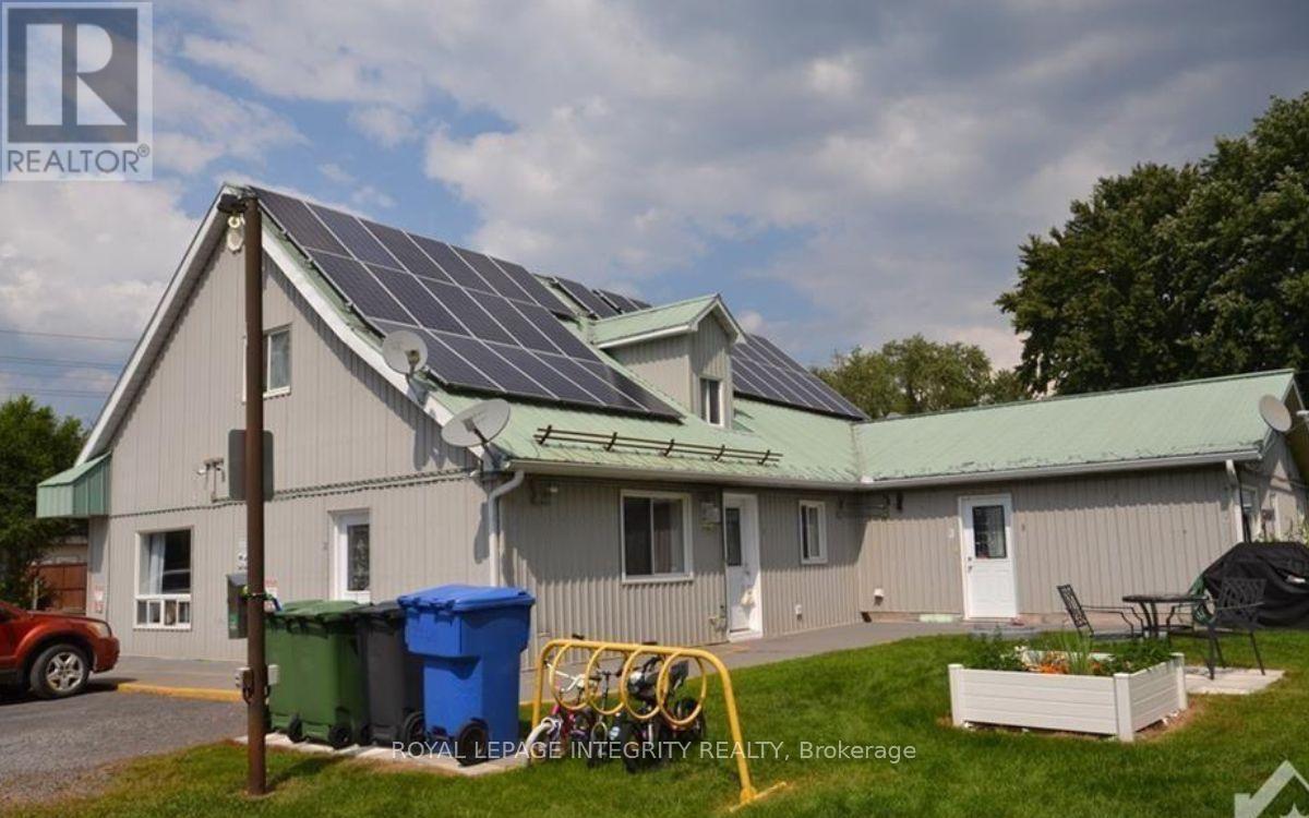 2260 Laval Street, Clarence-Rockland, Ontario  K0A 1E0 - Photo 2 - X12399533