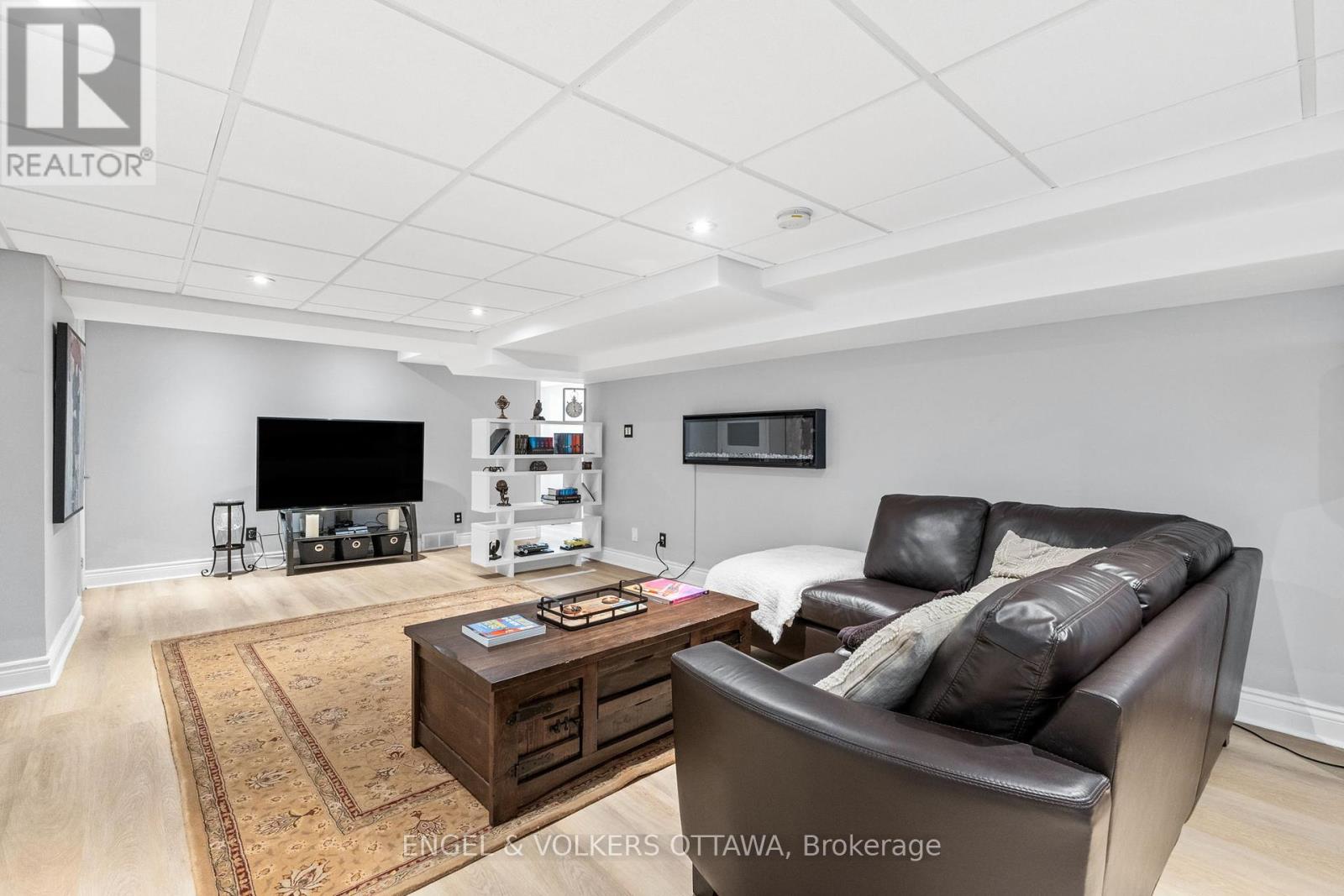 6163 Elkwood Drive, Ottawa, Ontario  K4P 1N1 - Photo 40 - X12399561
