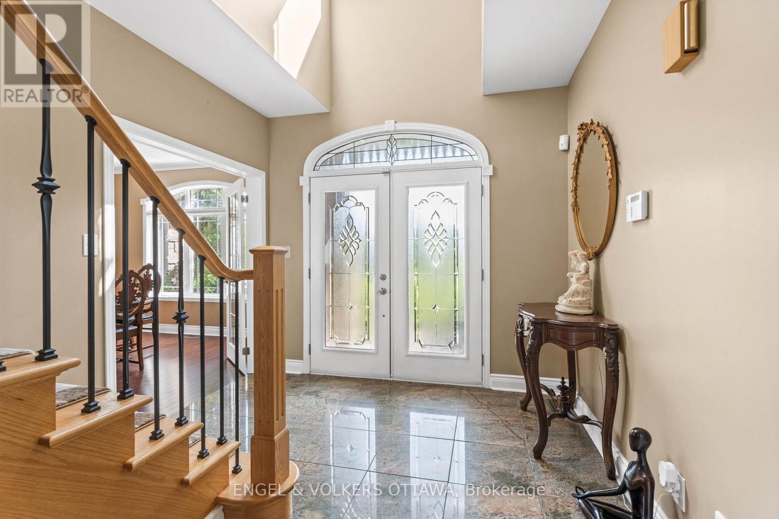 6163 Elkwood Drive, Ottawa, Ontario  K4P 1N1 - Photo 6 - X12399561