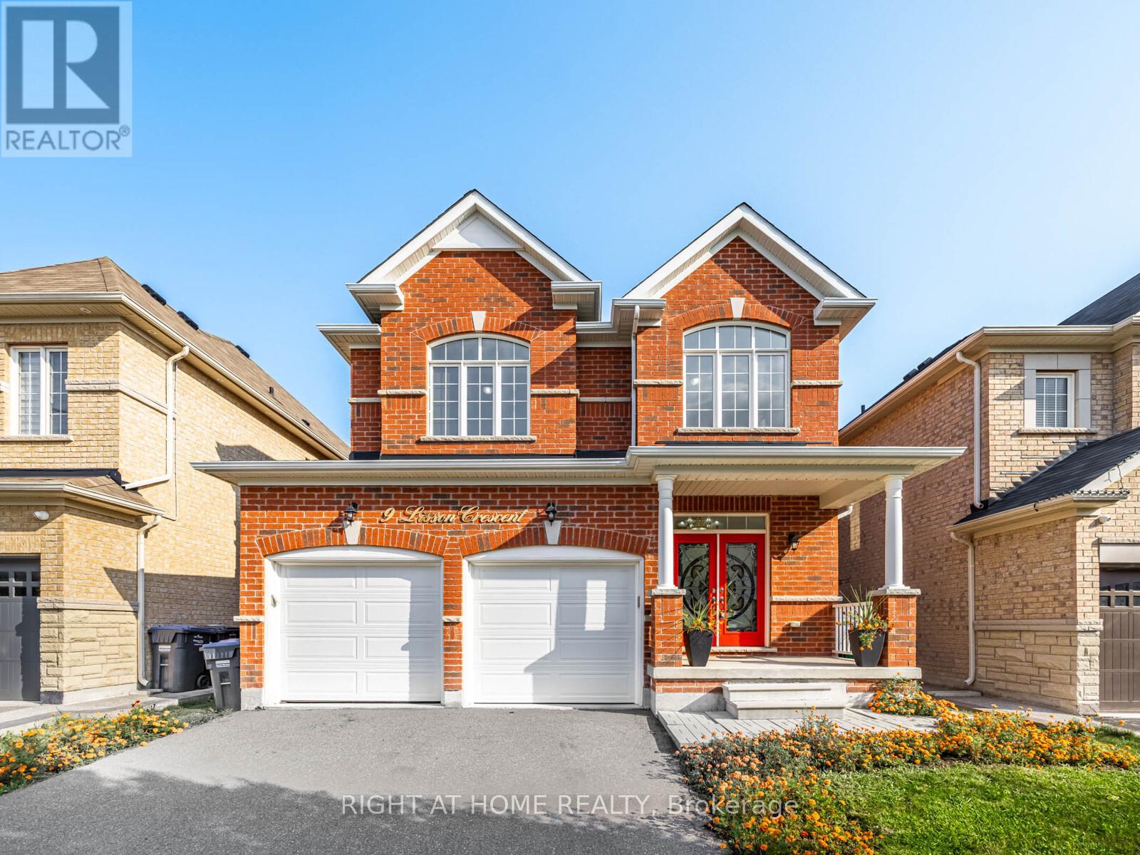 9 LISSON CRESCENT, Brampton, Ontario