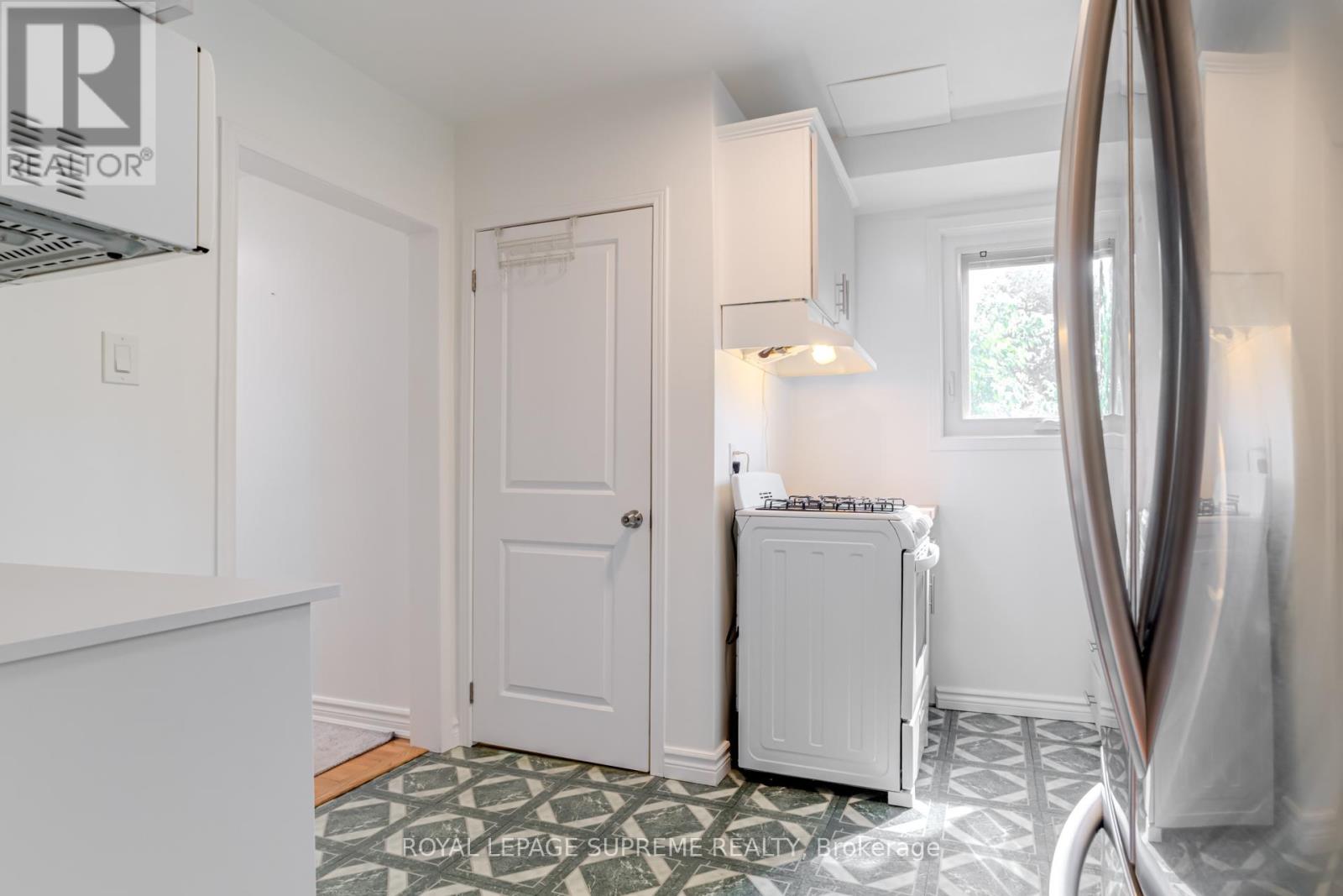254 Eileen Avenue, Toronto, Ontario  M6N 1W1 - Photo 15 - W12399354