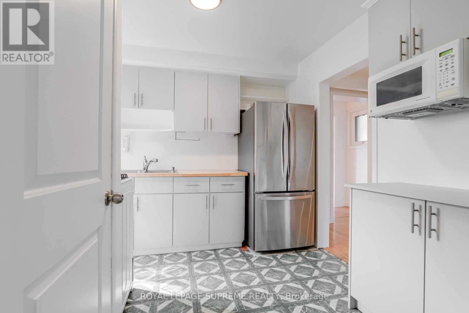 254 Eileen Avenue, Toronto, Ontario  M6N 1W1 - Photo 16 - W12399354