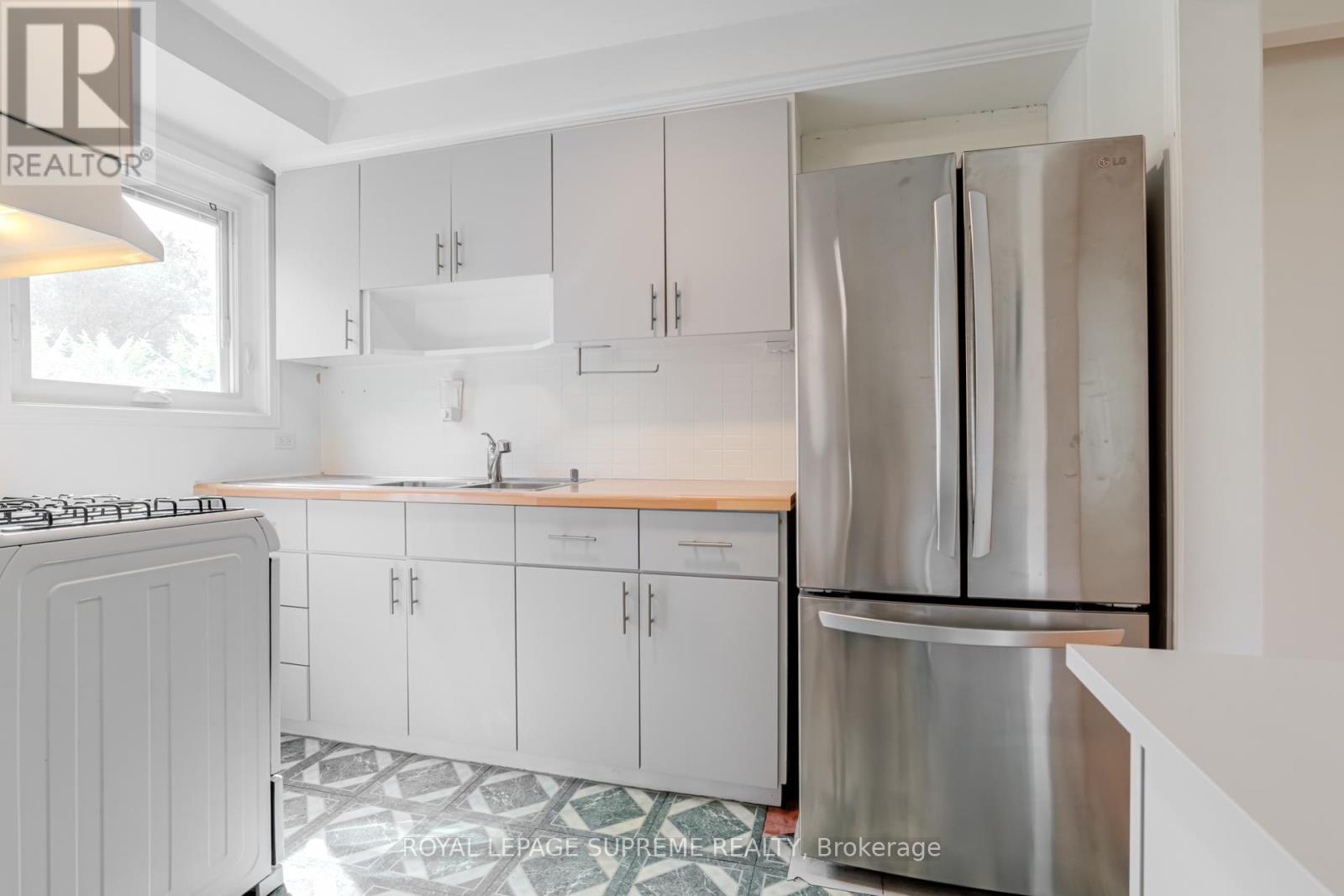 254 Eileen Avenue, Toronto, Ontario  M6N 1W1 - Photo 17 - W12399354