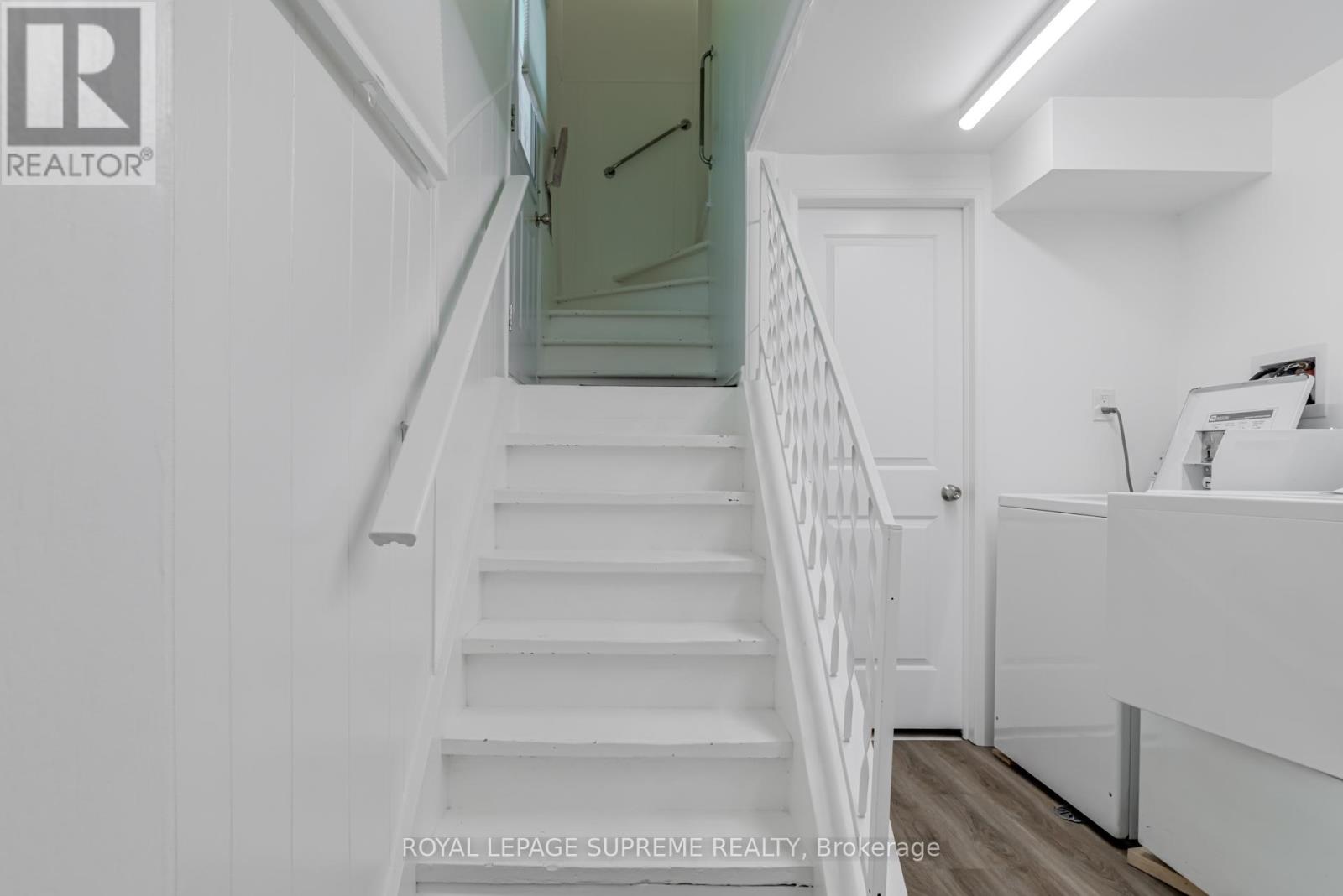 254 Eileen Avenue, Toronto, Ontario  M6N 1W1 - Photo 36 - W12399354