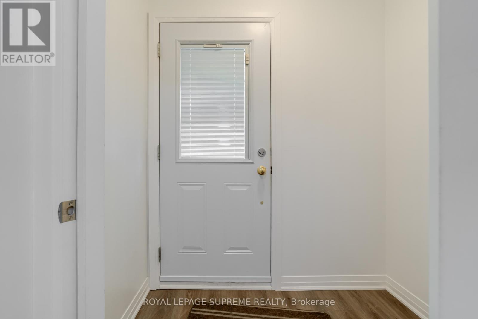 254 Eileen Avenue, Toronto, Ontario  M6N 1W1 - Photo 4 - W12399354