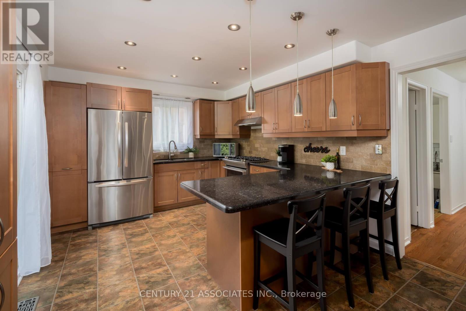 1324 Quinpool Court, Mississauga (Creditview), Ontario  L5C 4J3 - Photo 14 - W12399461