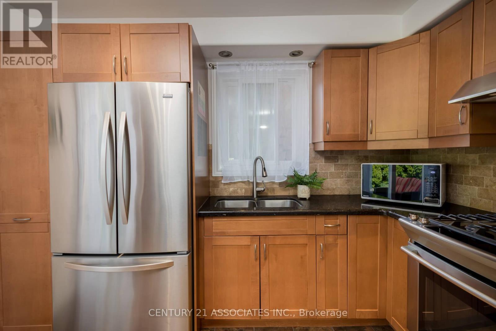 1324 Quinpool Court, Mississauga (Creditview), Ontario  L5C 4J3 - Photo 15 - W12399461