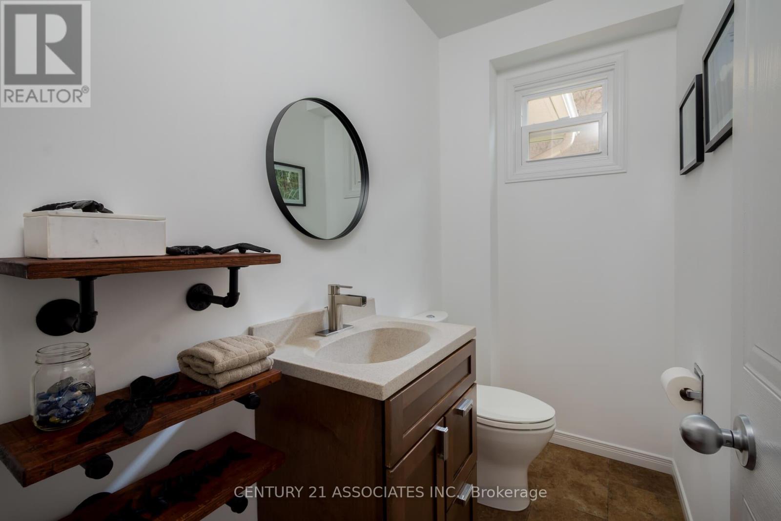 1324 Quinpool Court, Mississauga (Creditview), Ontario  L5C 4J3 - Photo 16 - W12399461