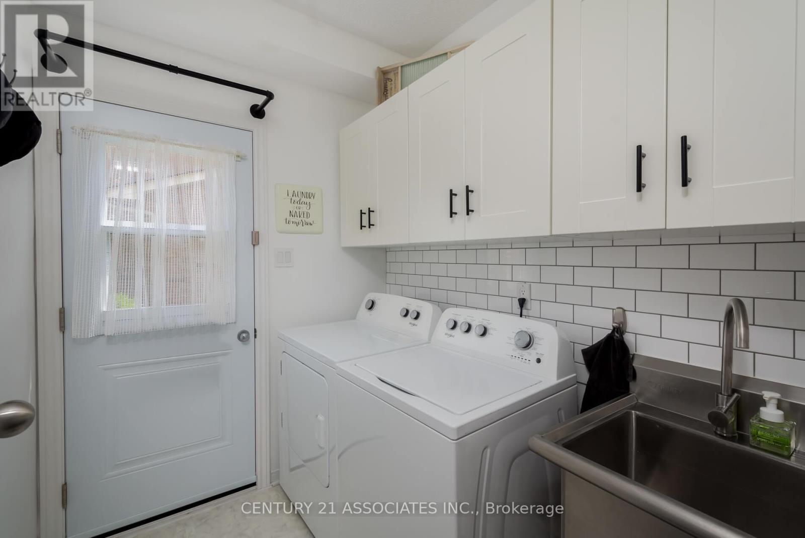 1324 Quinpool Court, Mississauga (Creditview), Ontario  L5C 4J3 - Photo 17 - W12399461