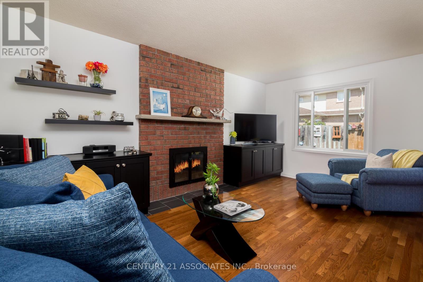 1324 Quinpool Court, Mississauga (Creditview), Ontario  L5C 4J3 - Photo 9 - W12399461