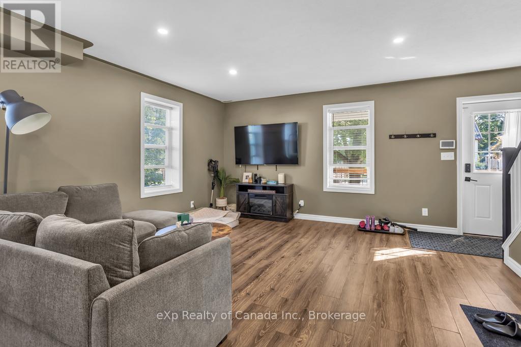 70 Washington Street, Norfolk, Ontario  N0E 1Y0 - Photo 14 - X12399510