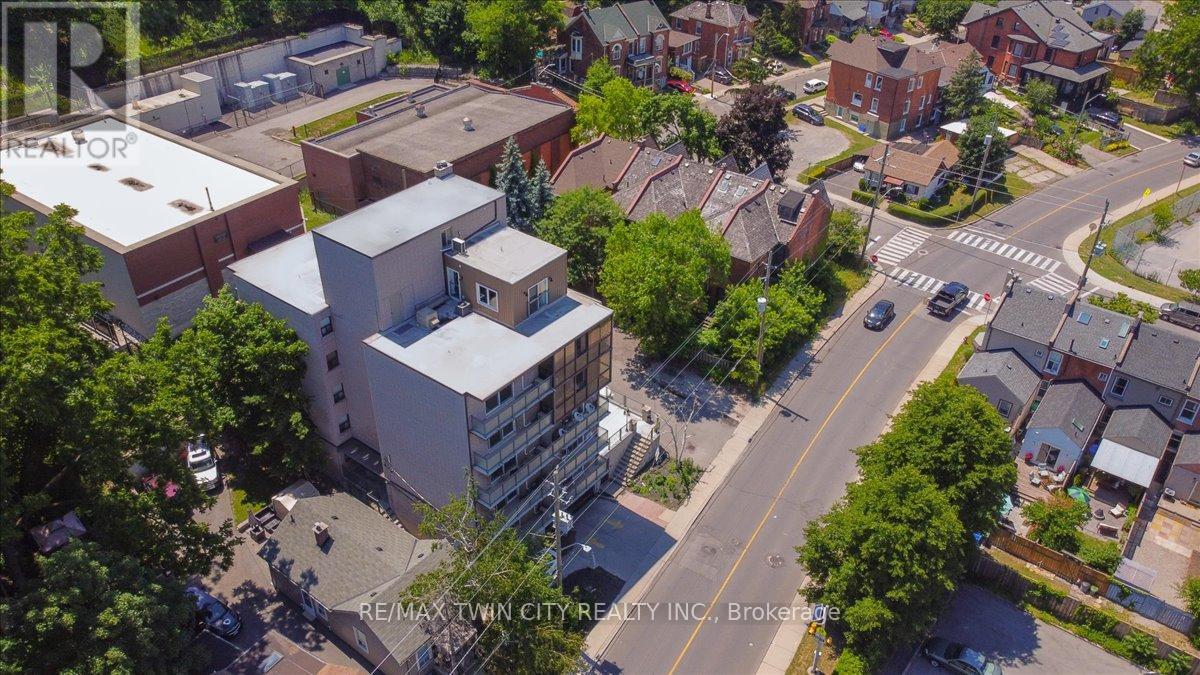 Penthouse - 200 Charlton Avenue E, Hamilton, Ontario  L8N 1Z1 - Photo 19 - X12399359