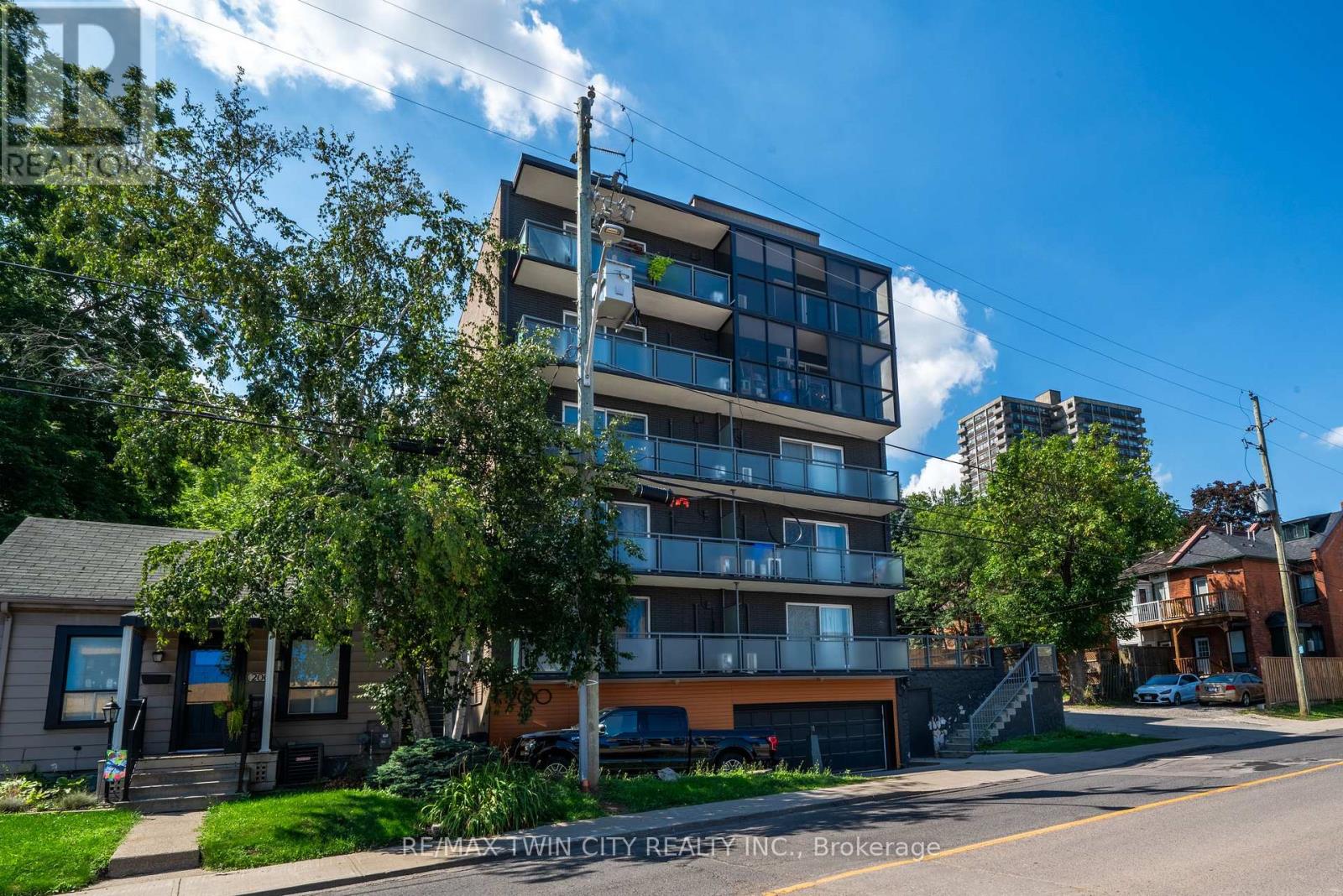 Penthouse - 200 Charlton Avenue E, Hamilton, Ontario  L8N 1Z1 - Photo 2 - X12399359