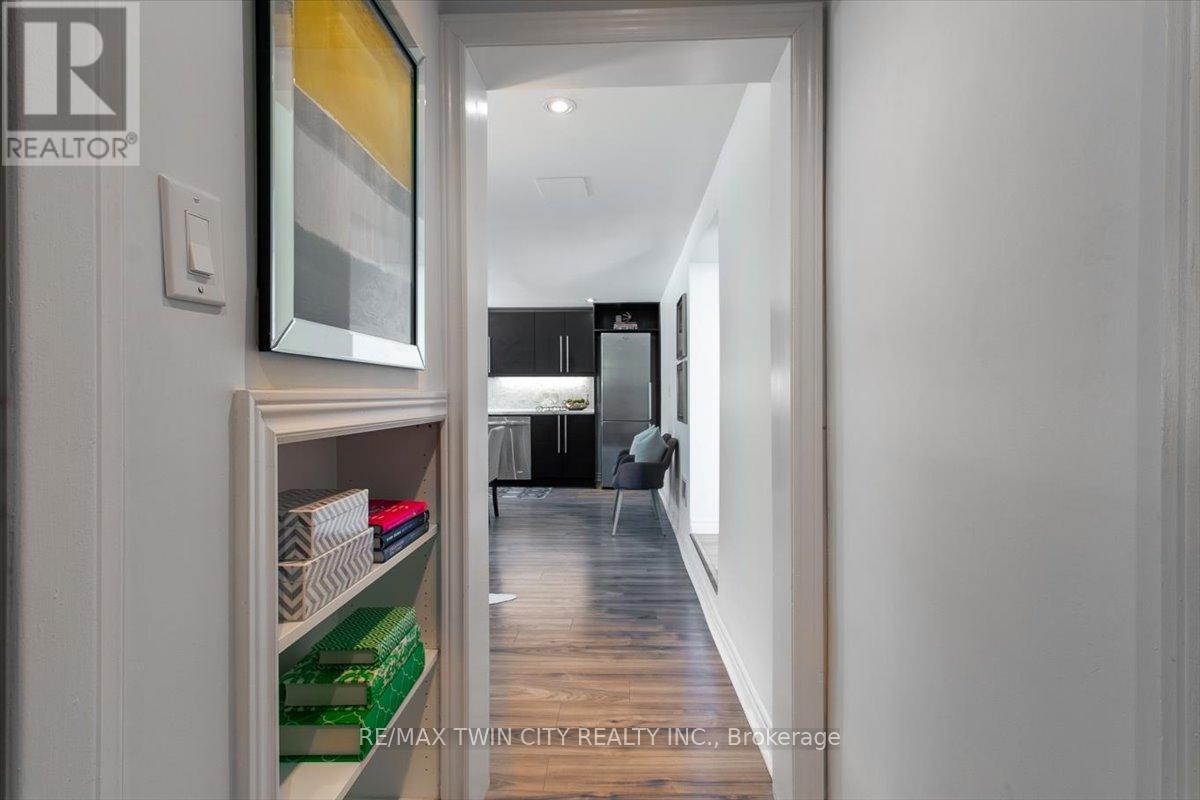 Penthouse - 200 Charlton Avenue E, Hamilton, Ontario  L8N 1Z1 - Photo 5 - X12399359