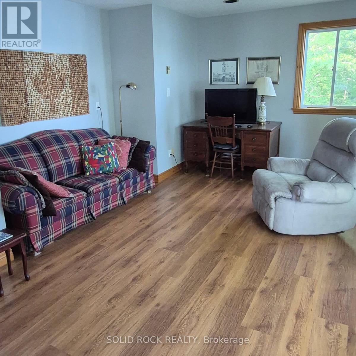 98 Mcleish Drive, Kawartha Lakes, Ontario  L0K 1W0 - Photo 7 - X12399371