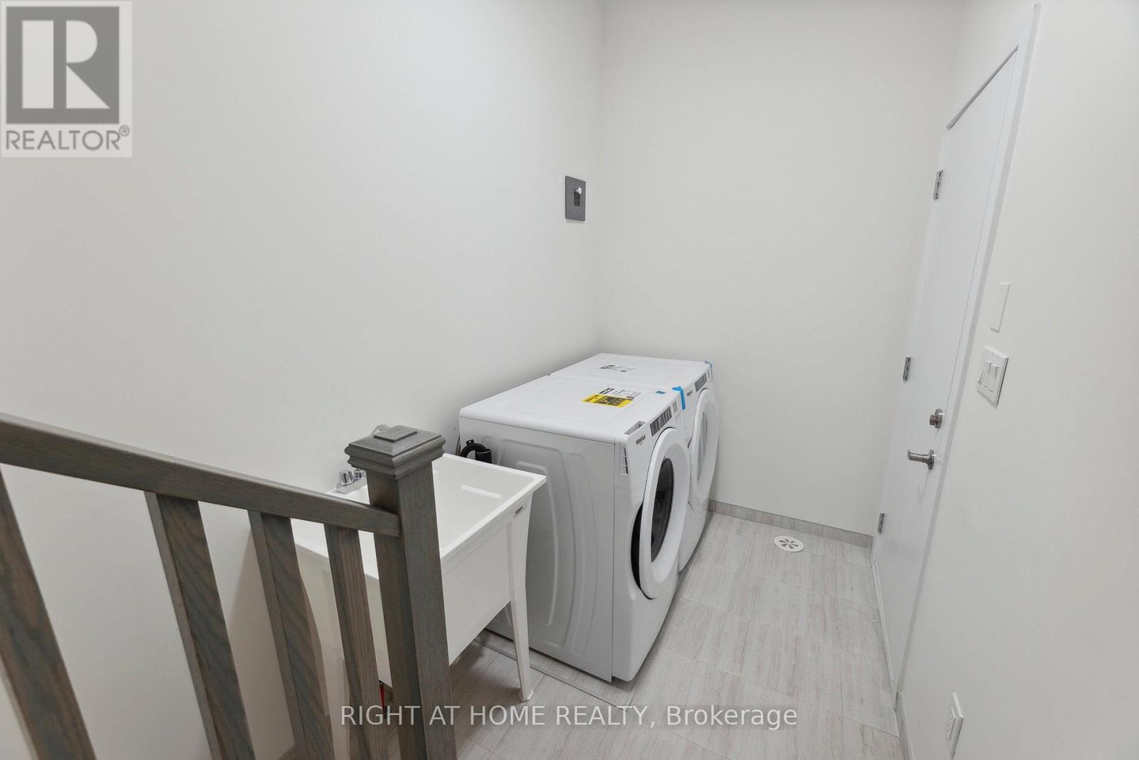 (Upper) - 20 Lively Way, Whitby, Ontario  L1R 0S3 - Photo 27 - E12398969