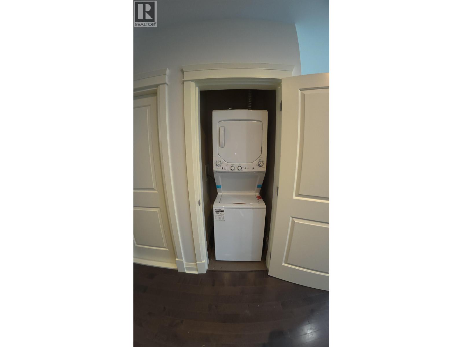 2826 W15th Ave, Vancouver, British Columbia  V6K 2Z9 - Photo 3 - R3047060