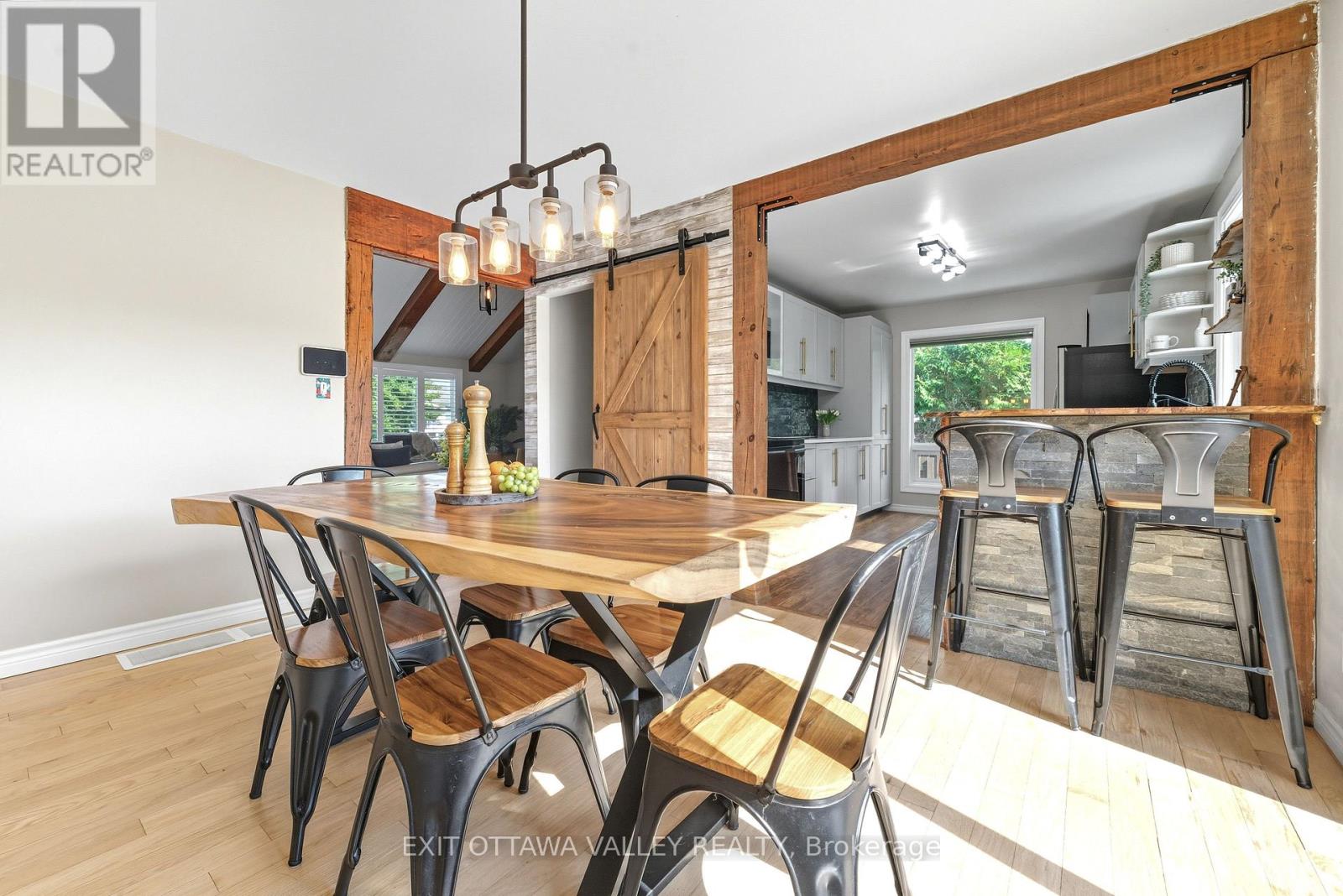 36 Thomas Street, Deep River, Ontario  K0J 1P0 - Photo 16 - X12399520