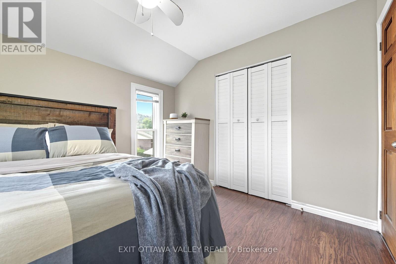 36 Thomas Street, Deep River, Ontario  K0J 1P0 - Photo 21 - X12399520