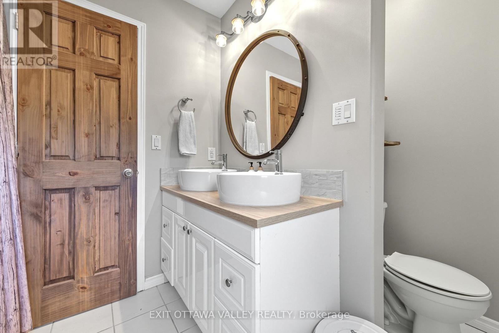 36 Thomas Street, Deep River, Ontario  K0J 1P0 - Photo 31 - X12399520