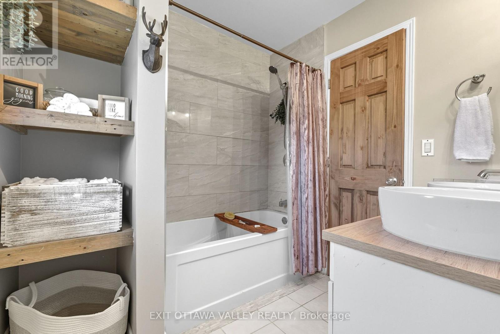 36 Thomas Street, Deep River, Ontario  K0J 1P0 - Photo 32 - X12399520