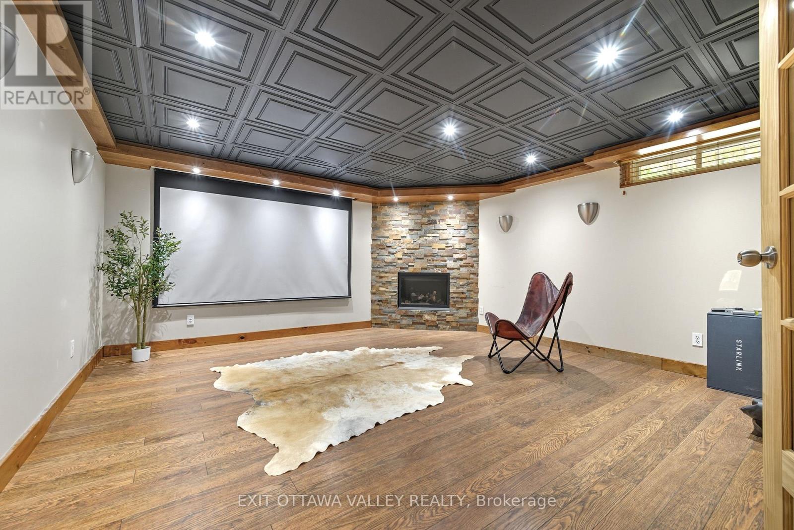 36 Thomas Street, Deep River, Ontario  K0J 1P0 - Photo 35 - X12399520