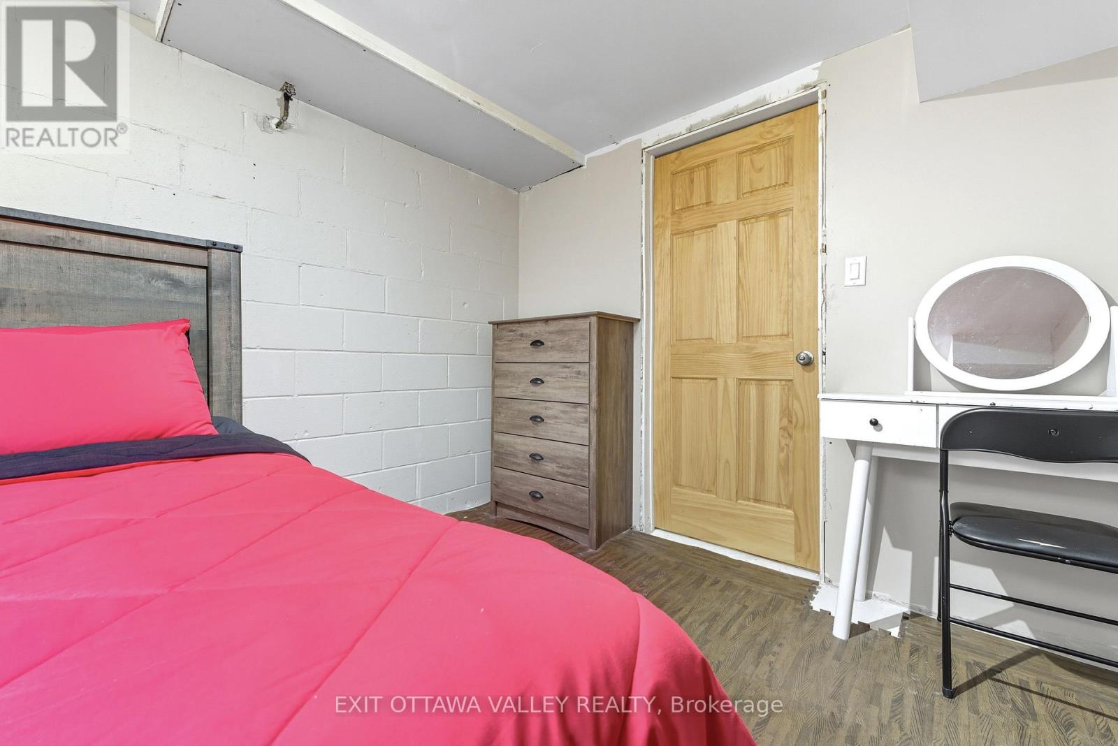 36 Thomas Street, Deep River, Ontario  K0J 1P0 - Photo 40 - X12399520