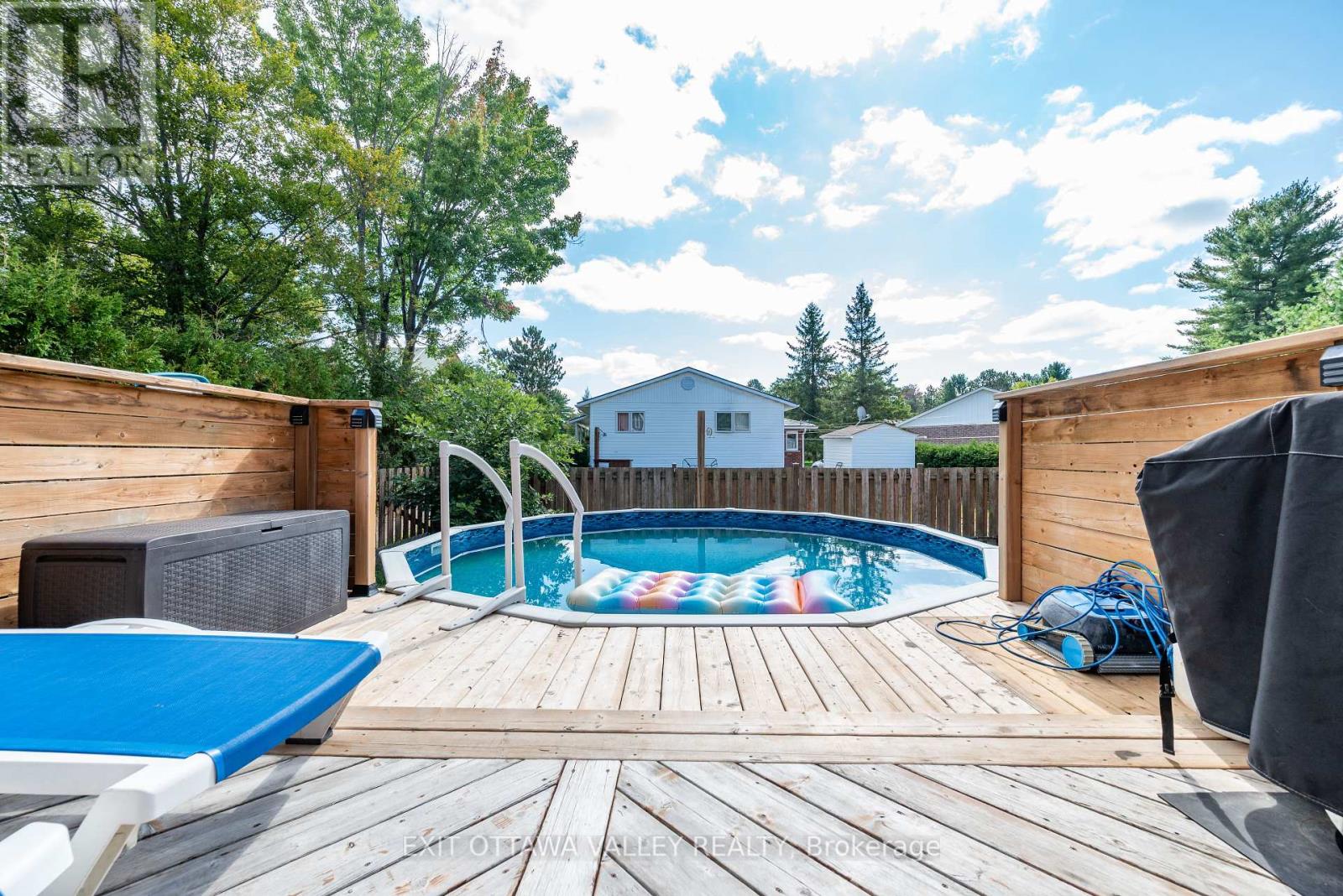 36 Thomas Street, Deep River, Ontario  K0J 1P0 - Photo 42 - X12399520