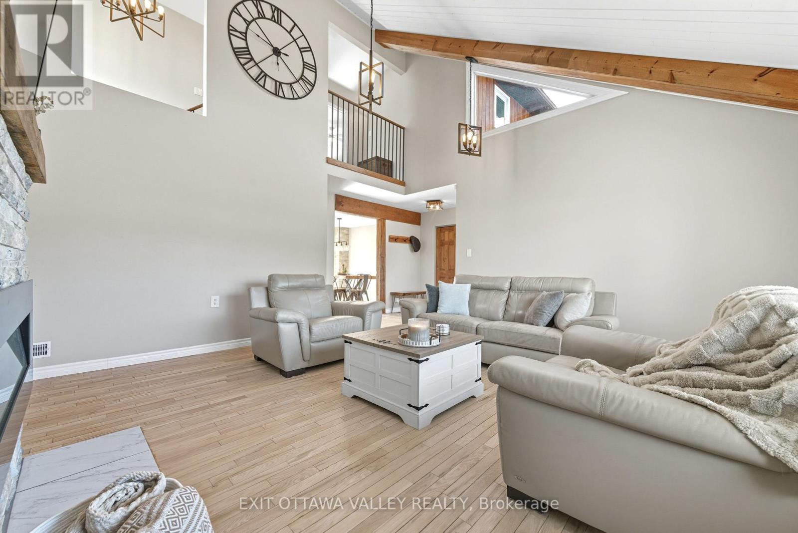 36 Thomas Street, Deep River, Ontario  K0J 1P0 - Photo 6 - X12399520