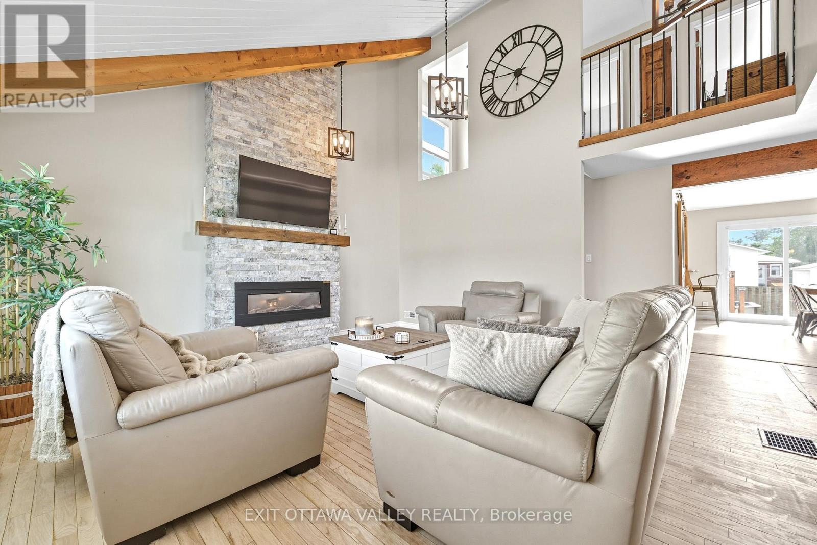 36 Thomas Street, Deep River, Ontario  K0J 1P0 - Photo 7 - X12399520