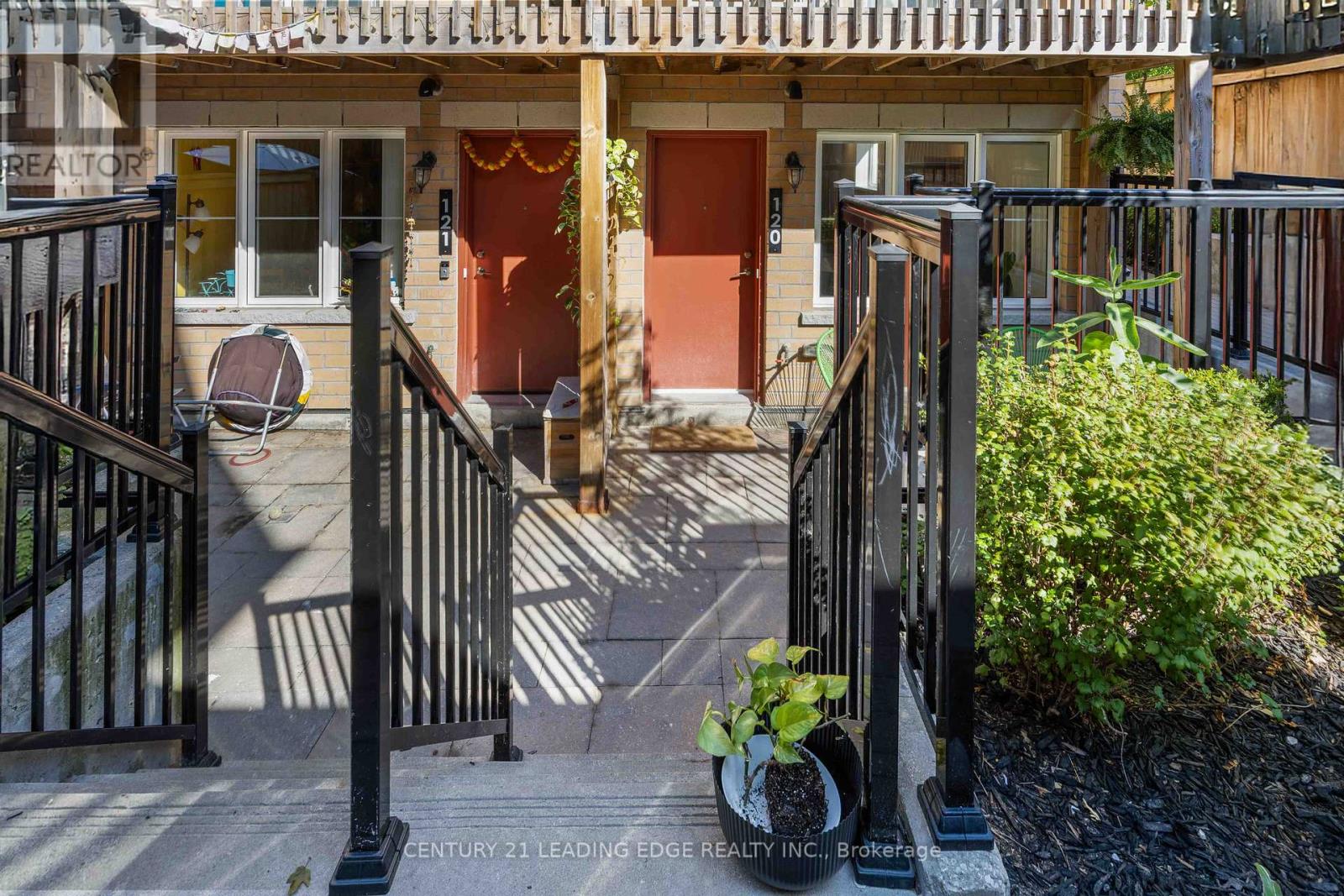 120 - 380 Hopewell Avenue, Toronto, Ontario  M6E 2S2 - Photo 4 - W12398552