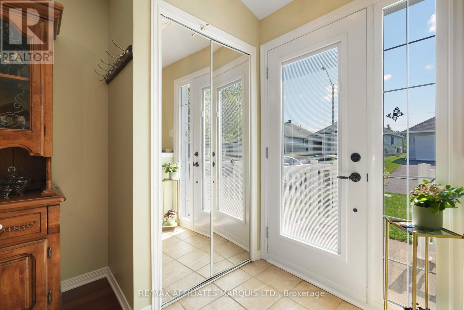 1518 Frank Court, Cornwall, Ontario  K6H 7N7 - Photo 2 - X12399580