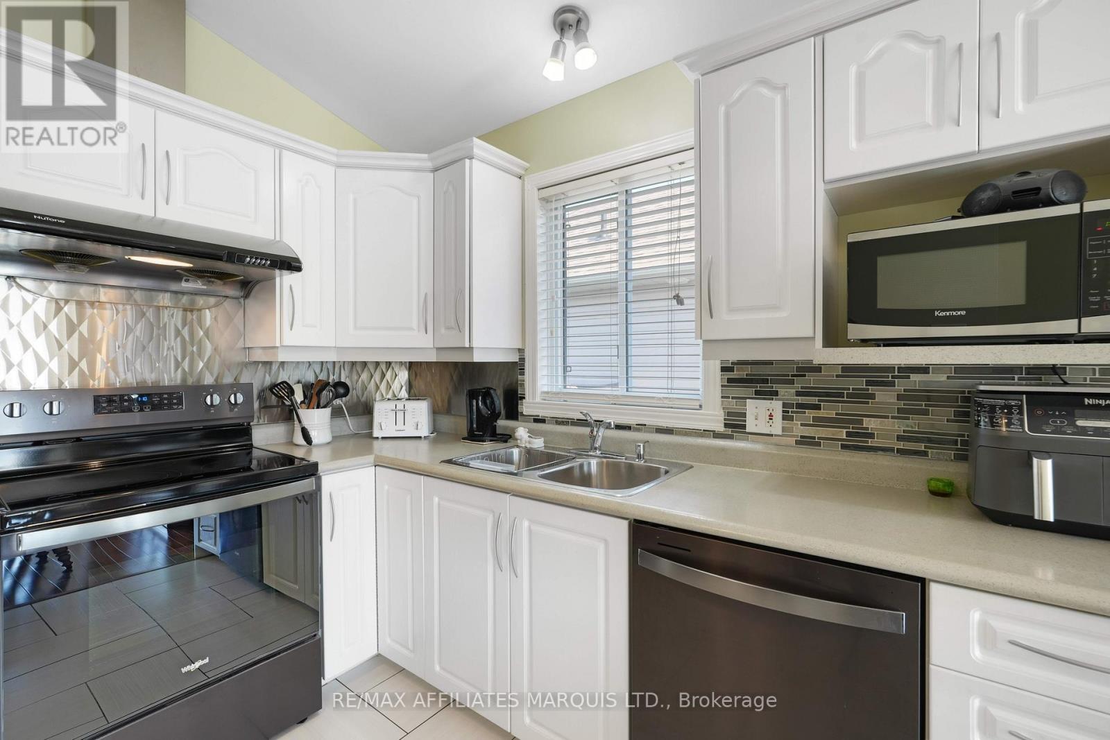 1518 Frank Court, Cornwall, Ontario  K6H 7N7 - Photo 8 - X12399580