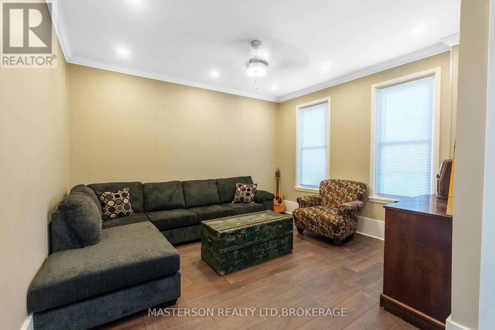 4326 Ellis Street, Niagara Falls, Ontario  L2E 1H1 - Photo 22 - X12366152