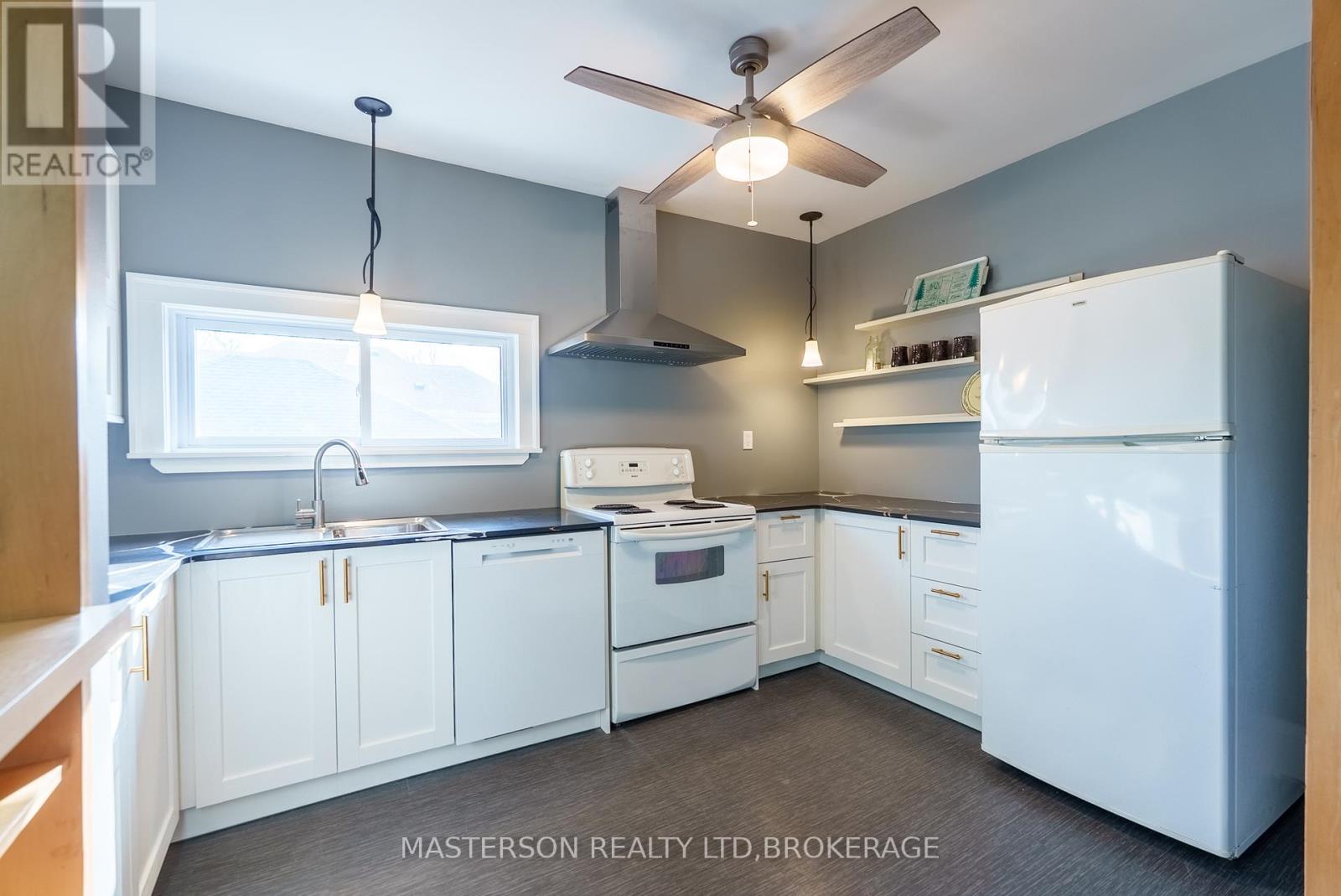 4326 Ellis Street, Niagara Falls, Ontario  L2E 1H1 - Photo 11 - X12366152