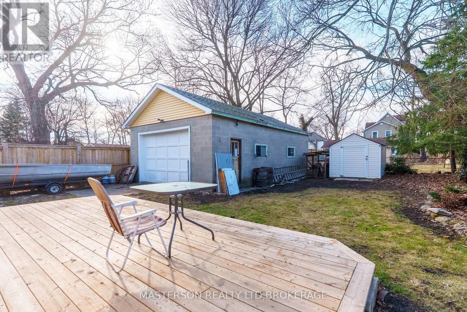 4326 Ellis Street, Niagara Falls, Ontario  L2E 1H1 - Photo 28 - X12366152