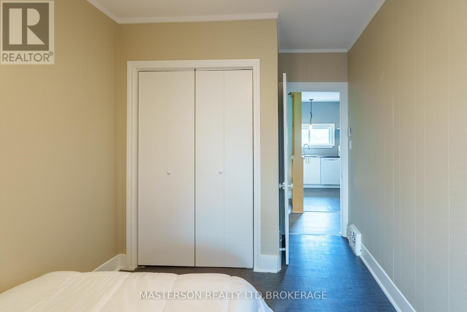 4326 Ellis Street, Niagara Falls, Ontario  L2E 1H1 - Photo 7 - X12366152