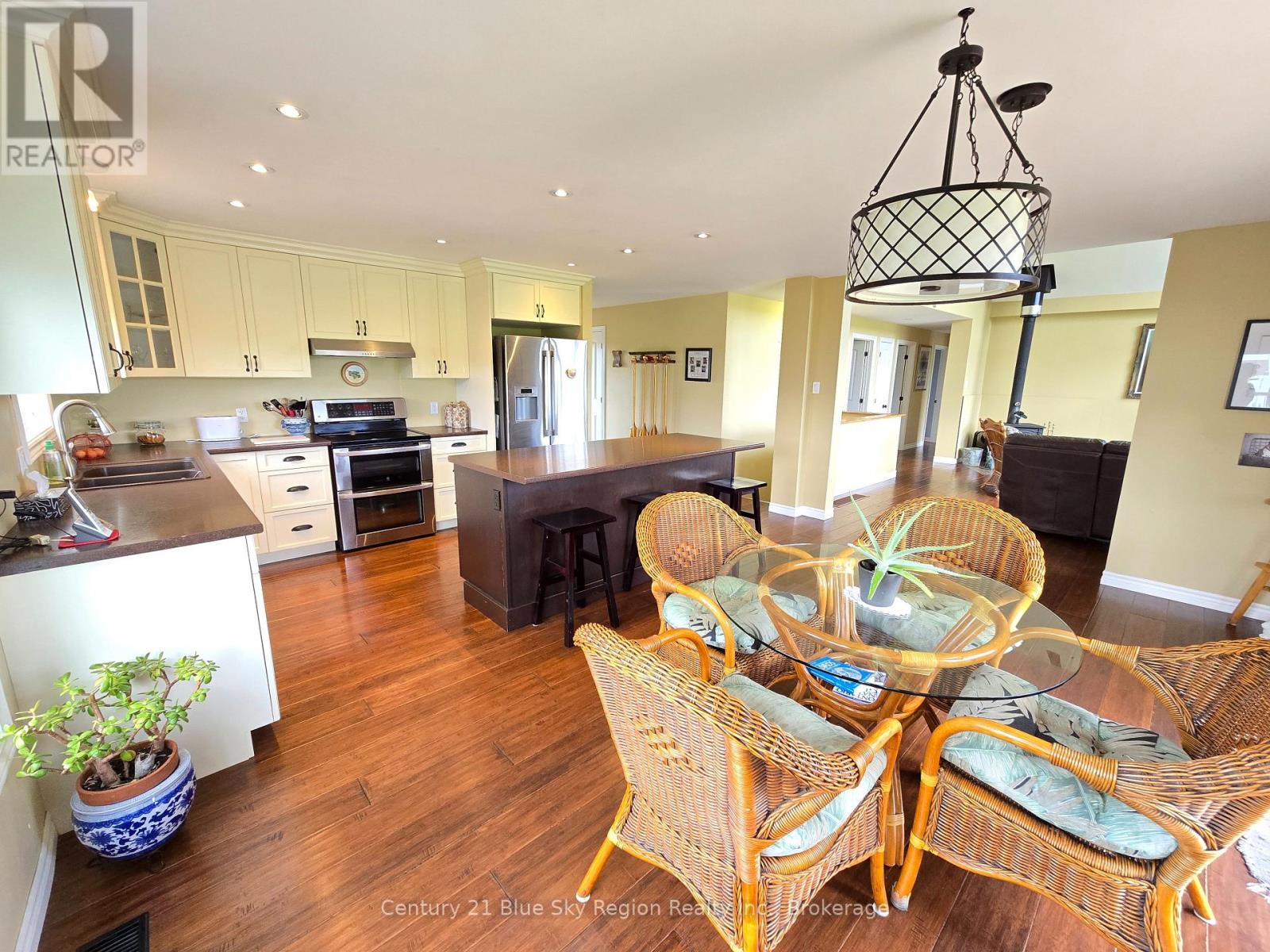 167 English Line, Powassan, Ontario  P0H 1Z0 - Photo 6 - X12399542