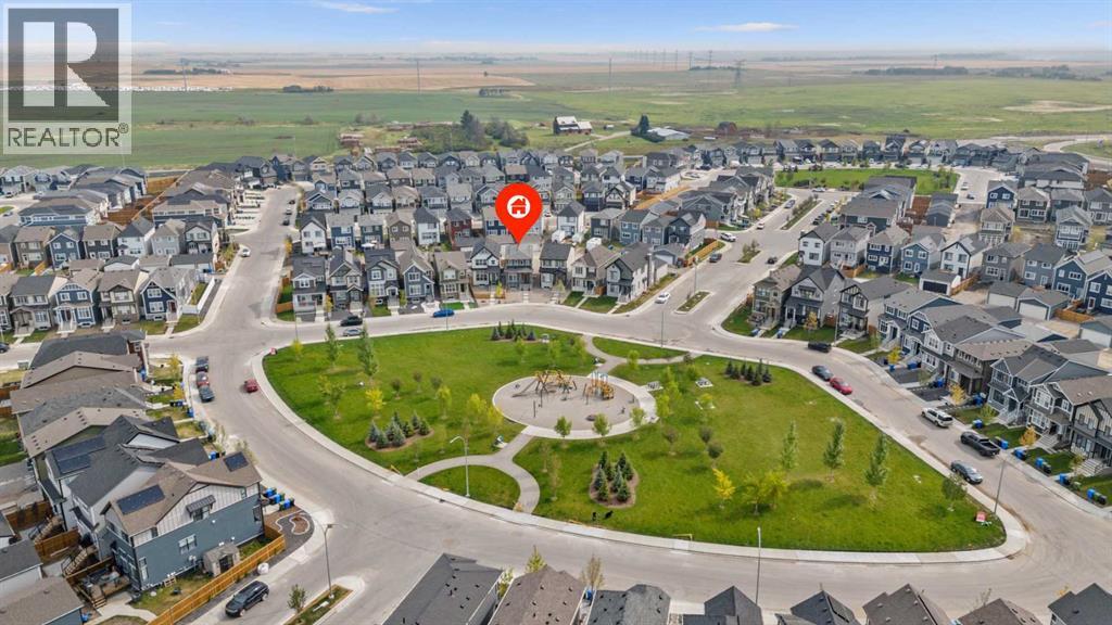 295 Magnolia Drive Se, Calgary, Alberta  T3M 3N1 - Photo 2 - A2256336