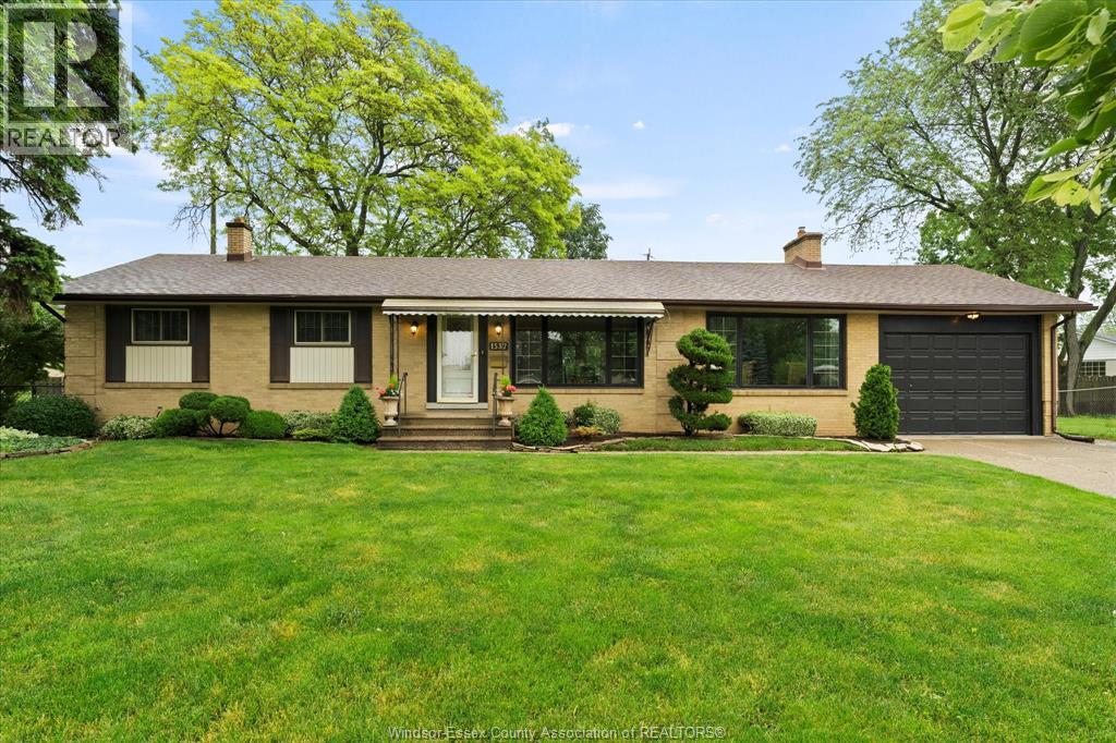 MLS# 25023236: 1537 CHERRYLAWN CRESCENT, Windsor, Canada
